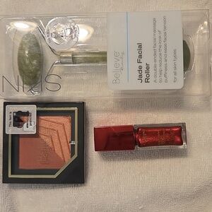 Clarins Blush and Believe & Jade Facial Roller Set